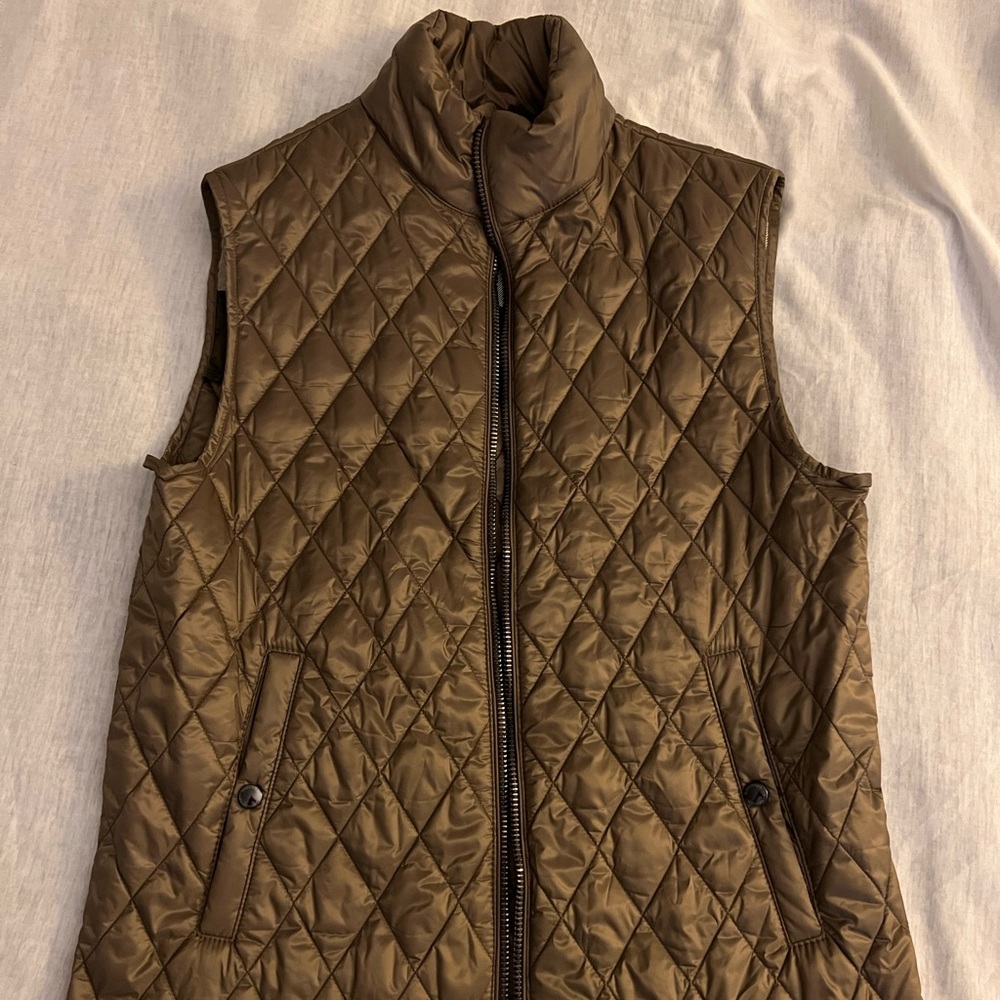 Like New Burberry Men’s Gold/Tan Puffer Vest Small